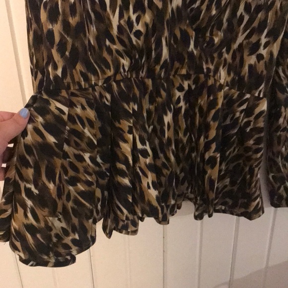 Animal print long sleeve Peplum top - Picture 4 of 5